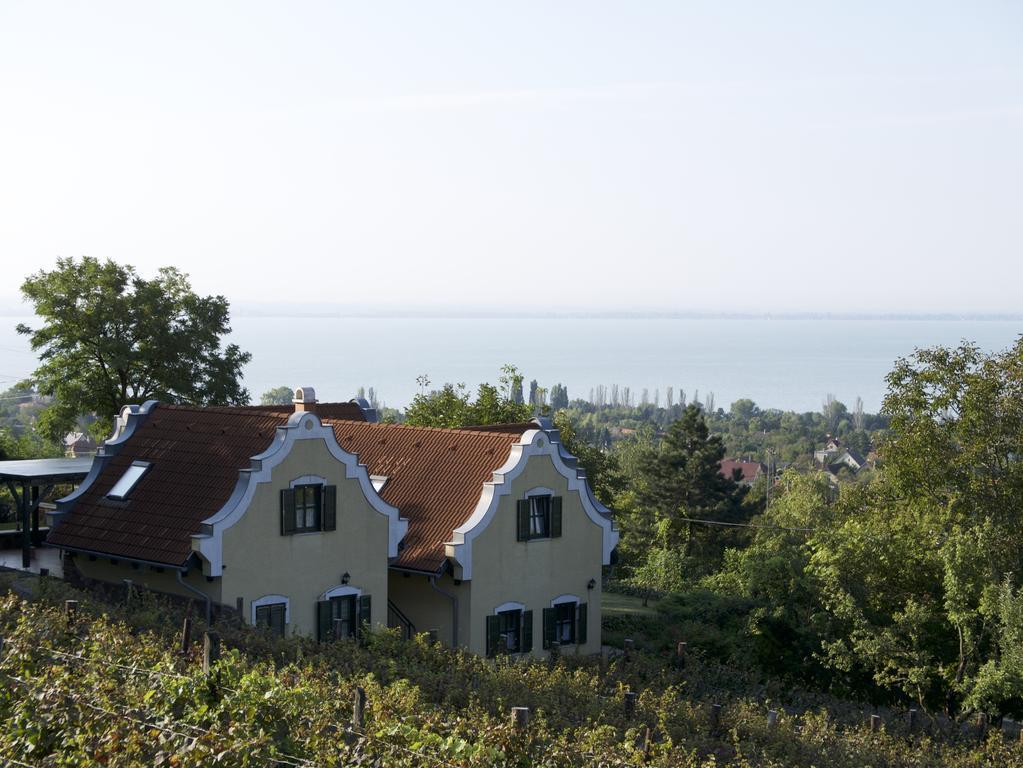 Hillside Apartments Révfülöp Extérieur photo